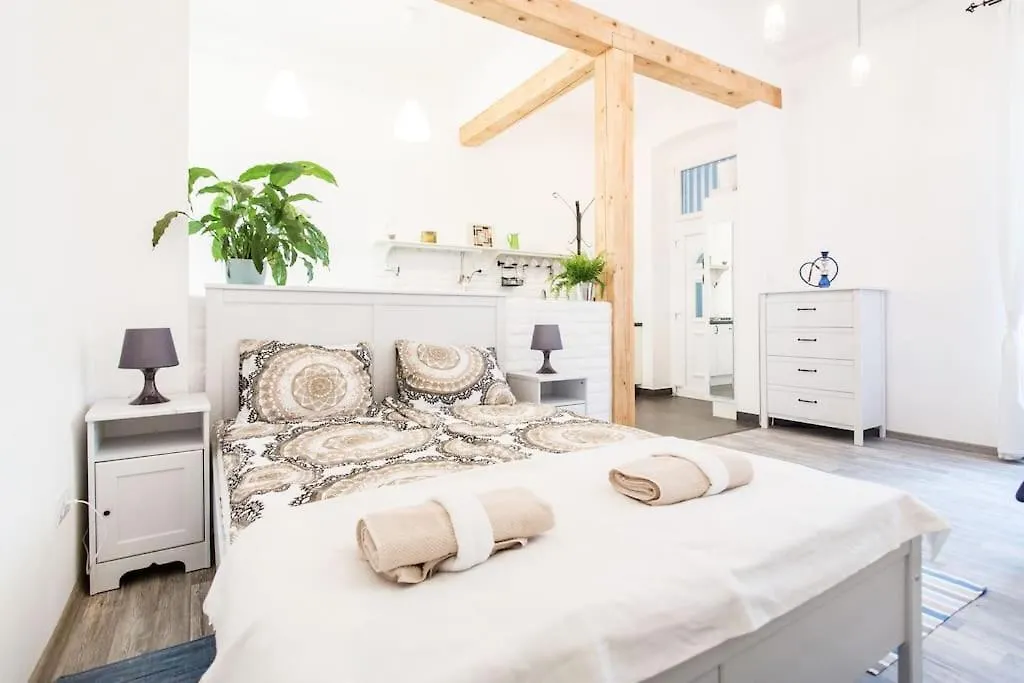 Home Away From Home -City Center Budapest